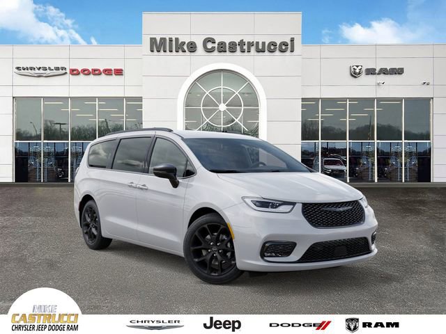 New 2026 Chrysler Pacifica Select