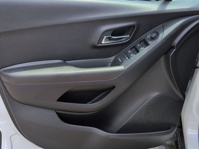 Used 2019 Chevrolet Trax LT w/ LT Convenience Package FWD image 23