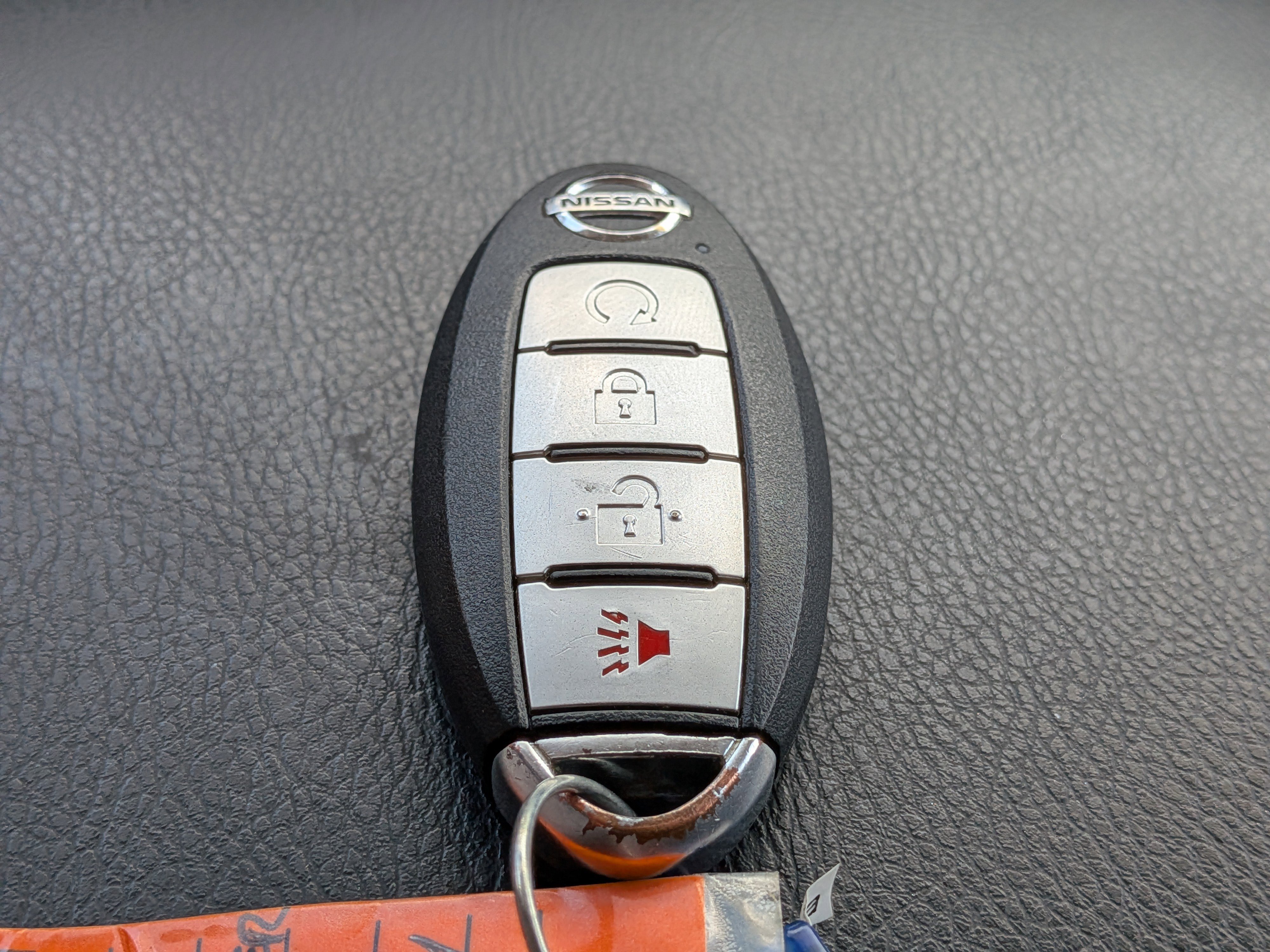 Used 2020 Nissan Pathfinder SV image 31