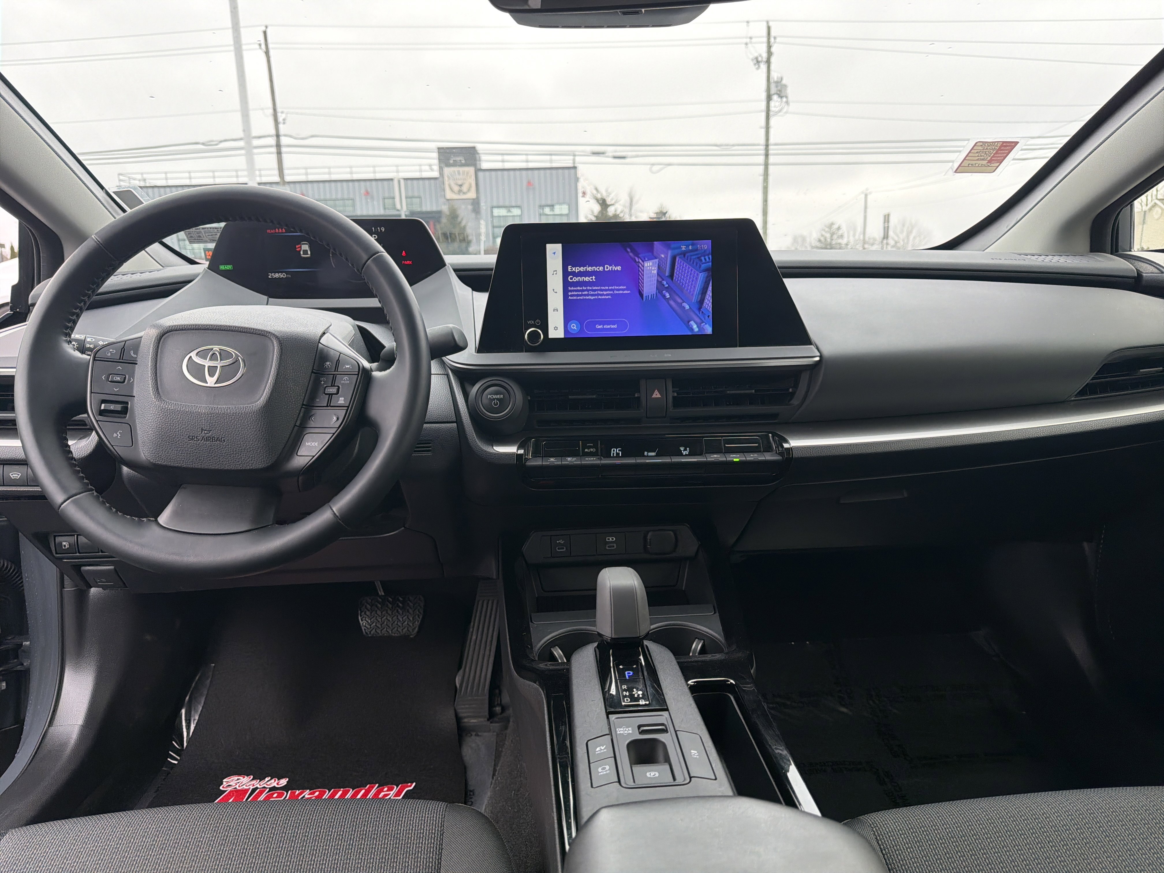 Used 2025 Toyota Prius LE image 14