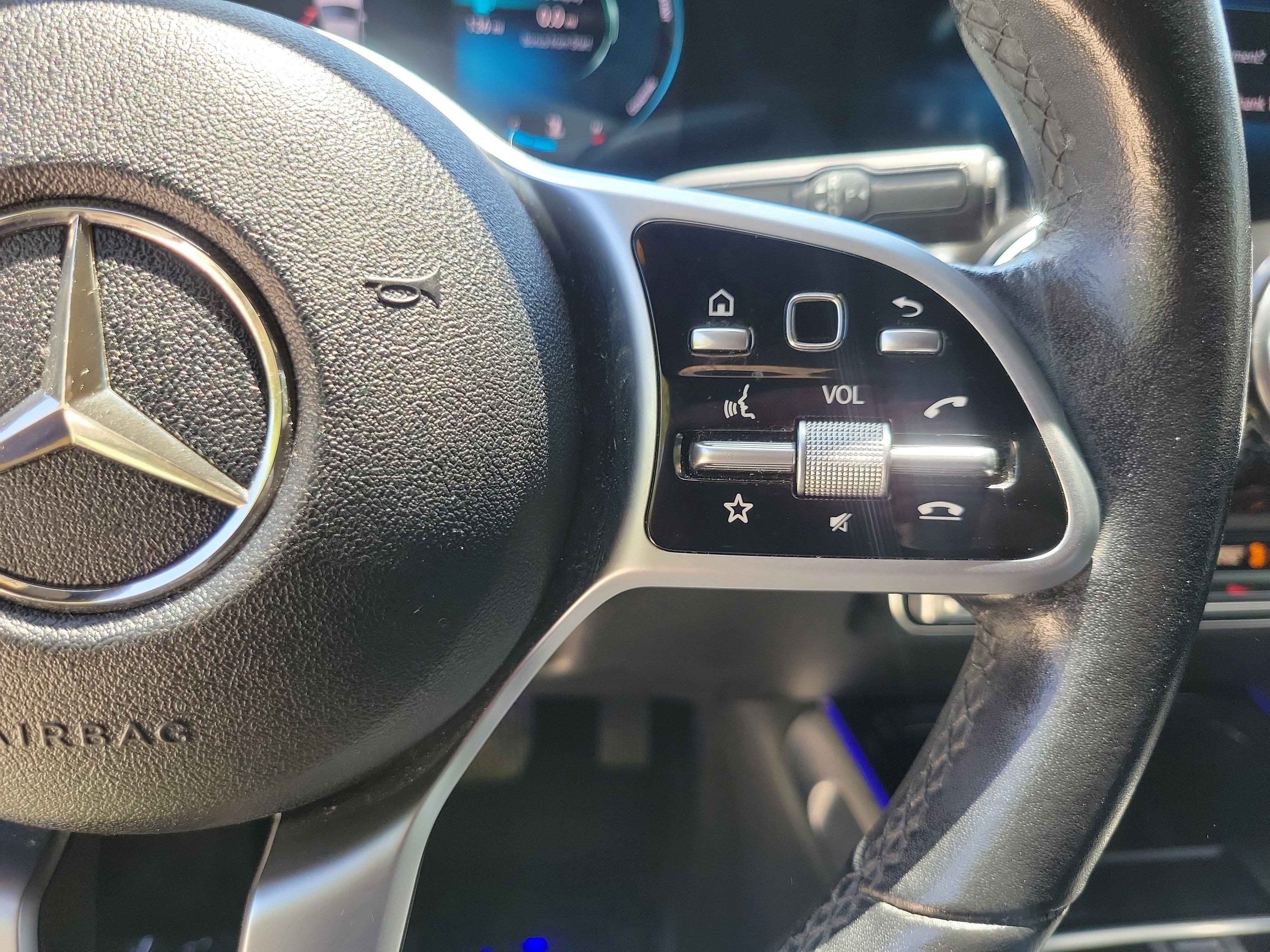 Used 2021 Mercedes-Benz GLB 250 image 24