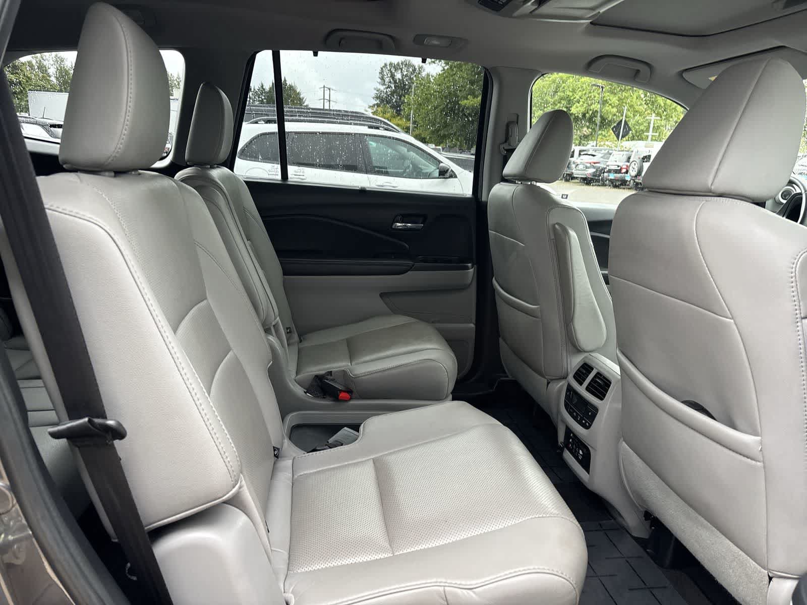 Used 2017 Honda Pilot Elite image 7