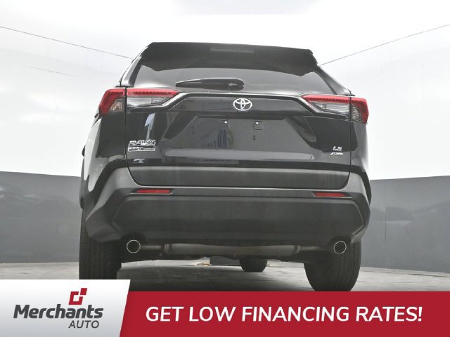 Used 2024 Toyota RAV4 LE AWD/4WD image 33