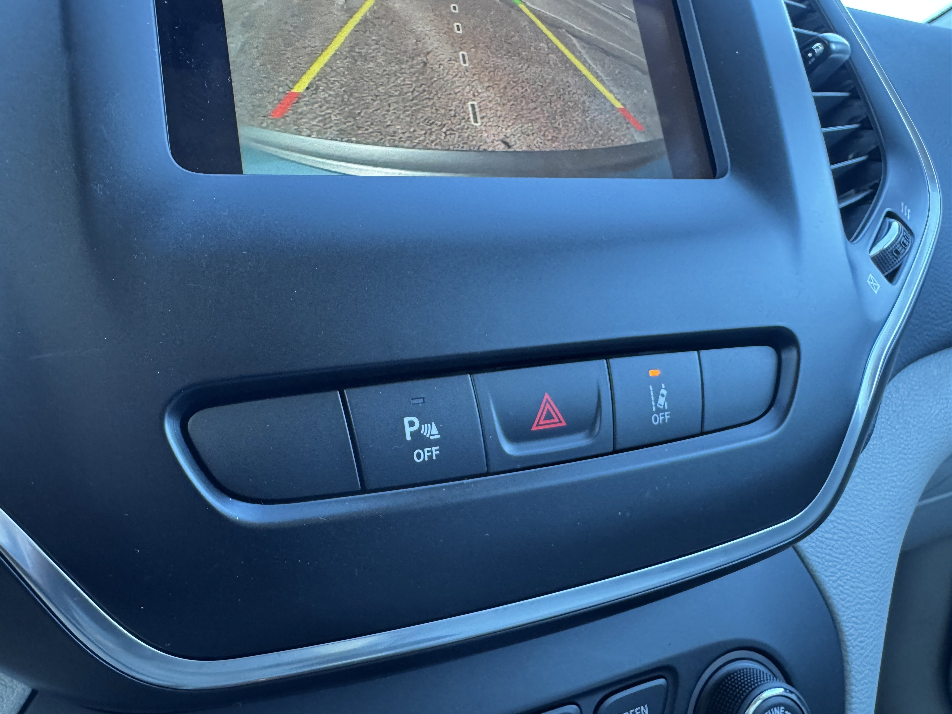 Used 2021 Jeep Cherokee Latitude Lux w/ Trailer Tow Group image 26