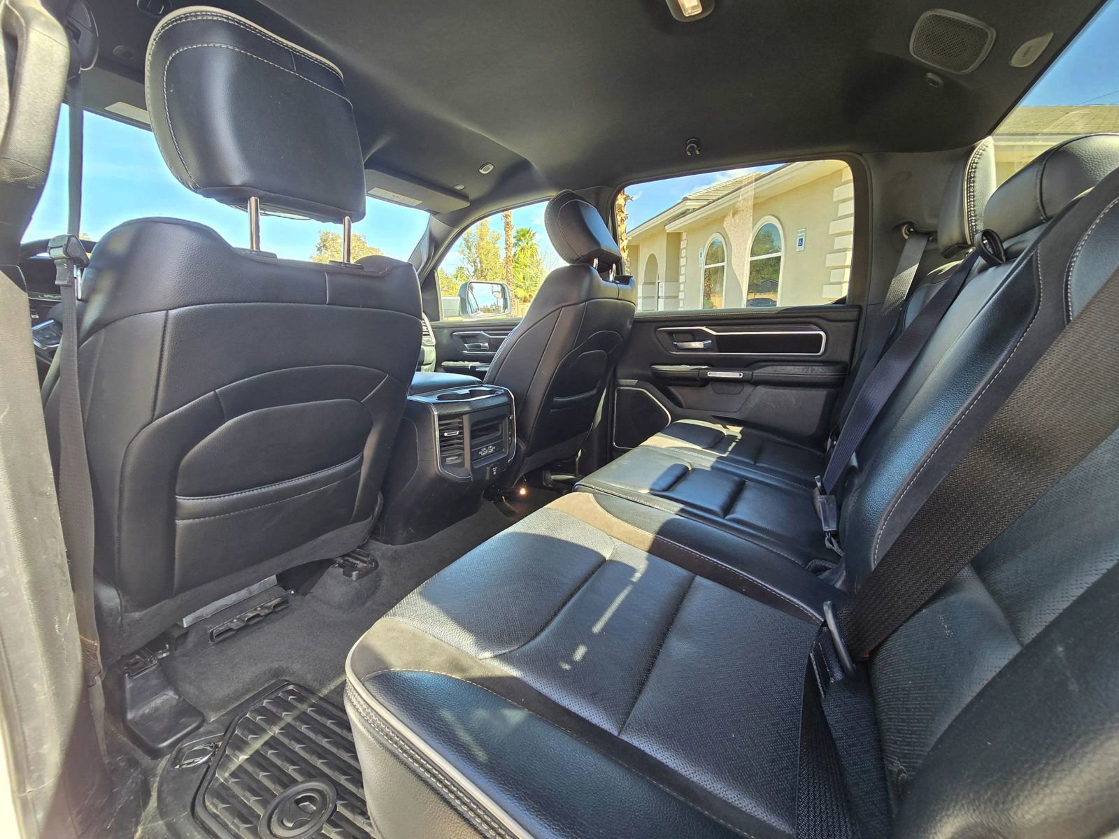 Used 2024 RAM 1500 Laramie AWD/4WD image 17