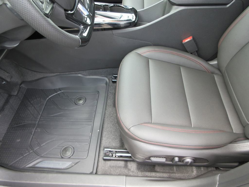 New 2026 Chevrolet Trax RS w/ Sunroof Package FWD image 21
