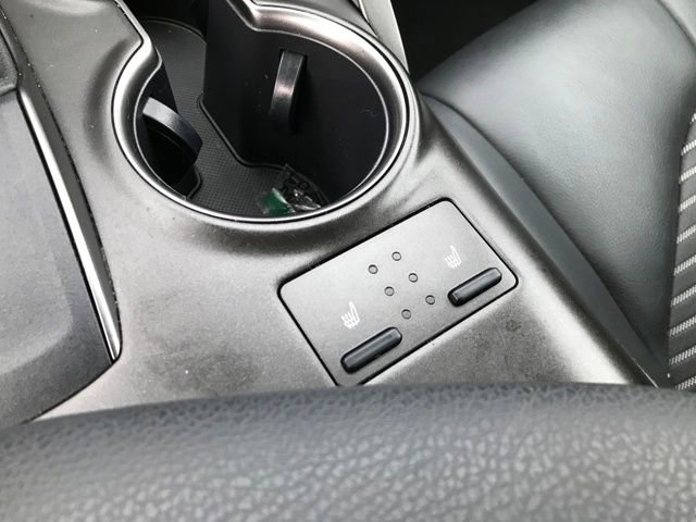 Used 2022 Toyota Camry SE image 11