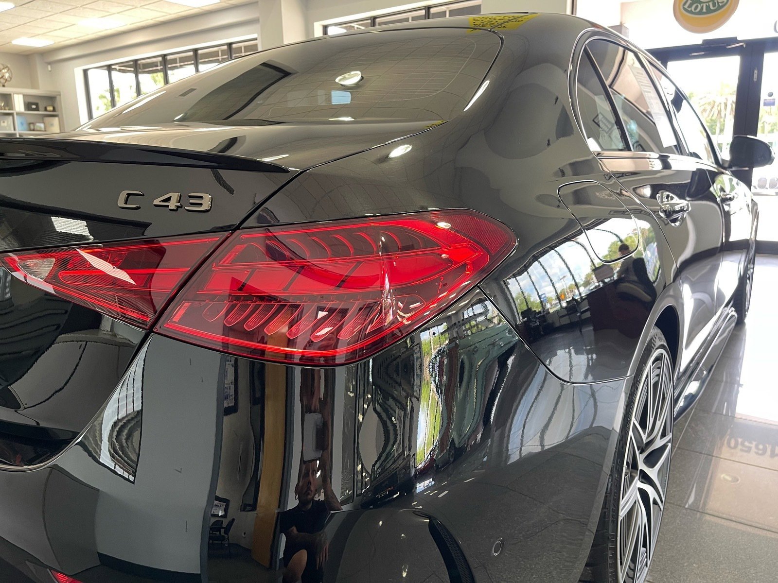 Used 2025 Mercedes-Benz C 43 AMG 4MATIC Sedan w/ Driver Assistance Package image 18