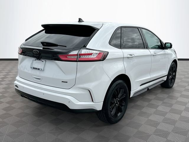 Used 2024 Ford Edge SE w/ Black Appearance Package image 6