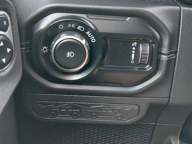Used 2025 Jeep Wrangler Unlimited Rubicon AWD/4WD image 25