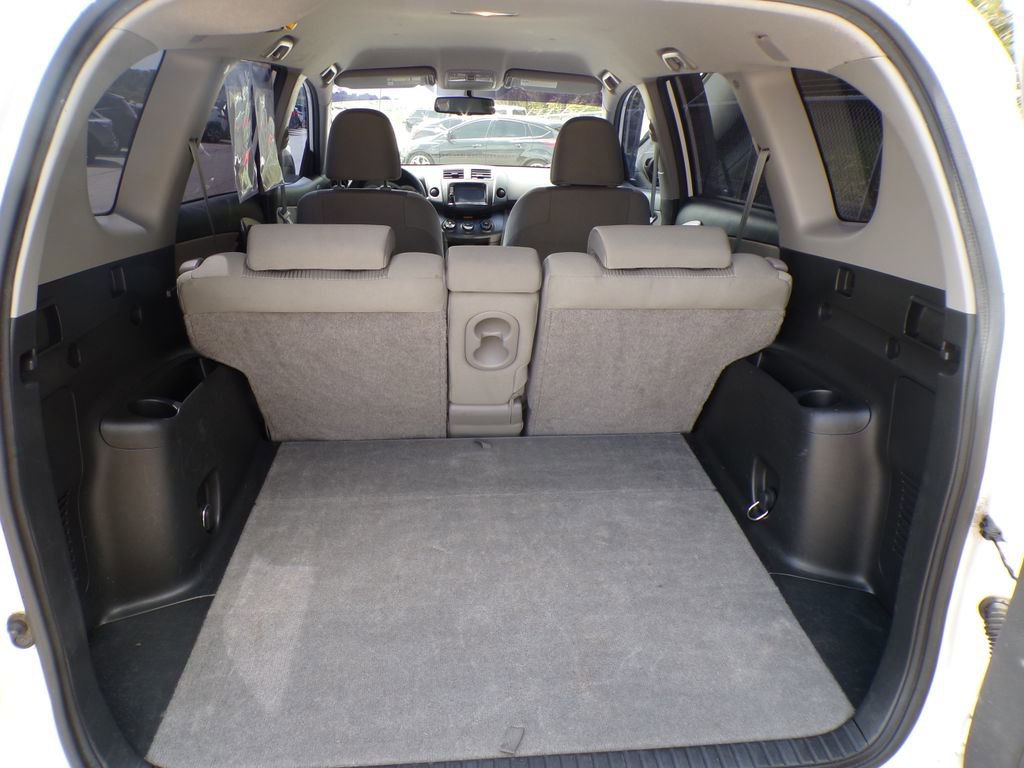 Used 2011 Toyota RAV4 2WD w/ Base L4 Extra Value Pkg image 17