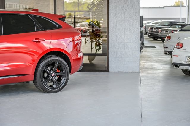 Used 2018 Jaguar F-PACE R-Sport image 58