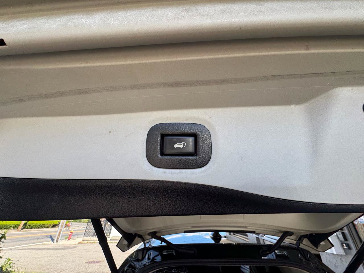Used 2020 Nissan Rogue SV FWD image 10