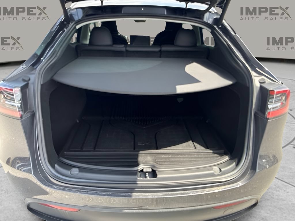 Used 2024 Tesla Model Y Long Range AWD/4WD image 30