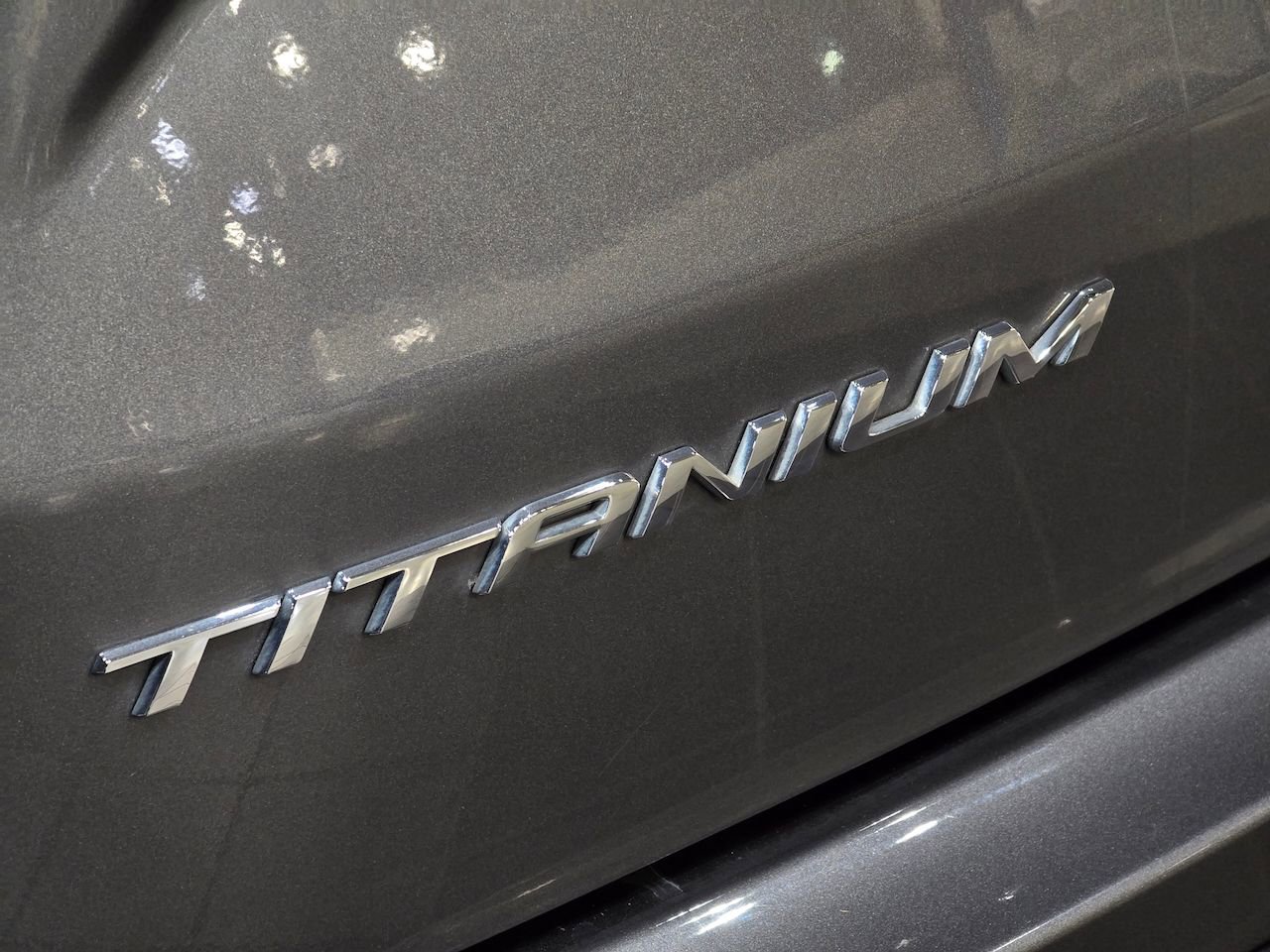 Used 2022 Ford Edge Titanium image 3