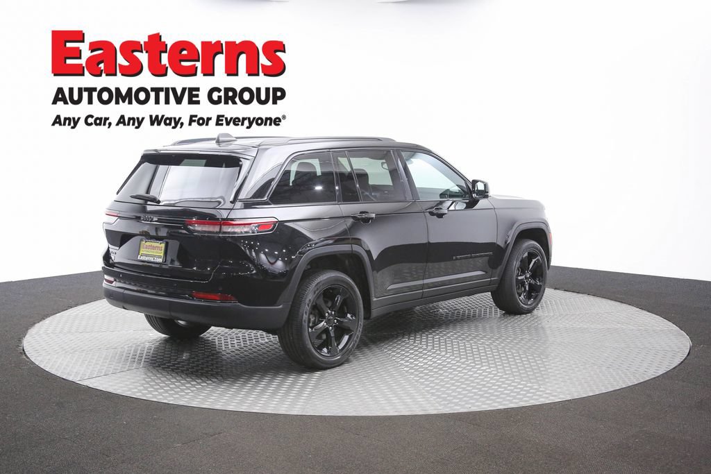 Used 2024 Jeep Grand Cherokee Altitude AWD/4WD image 42