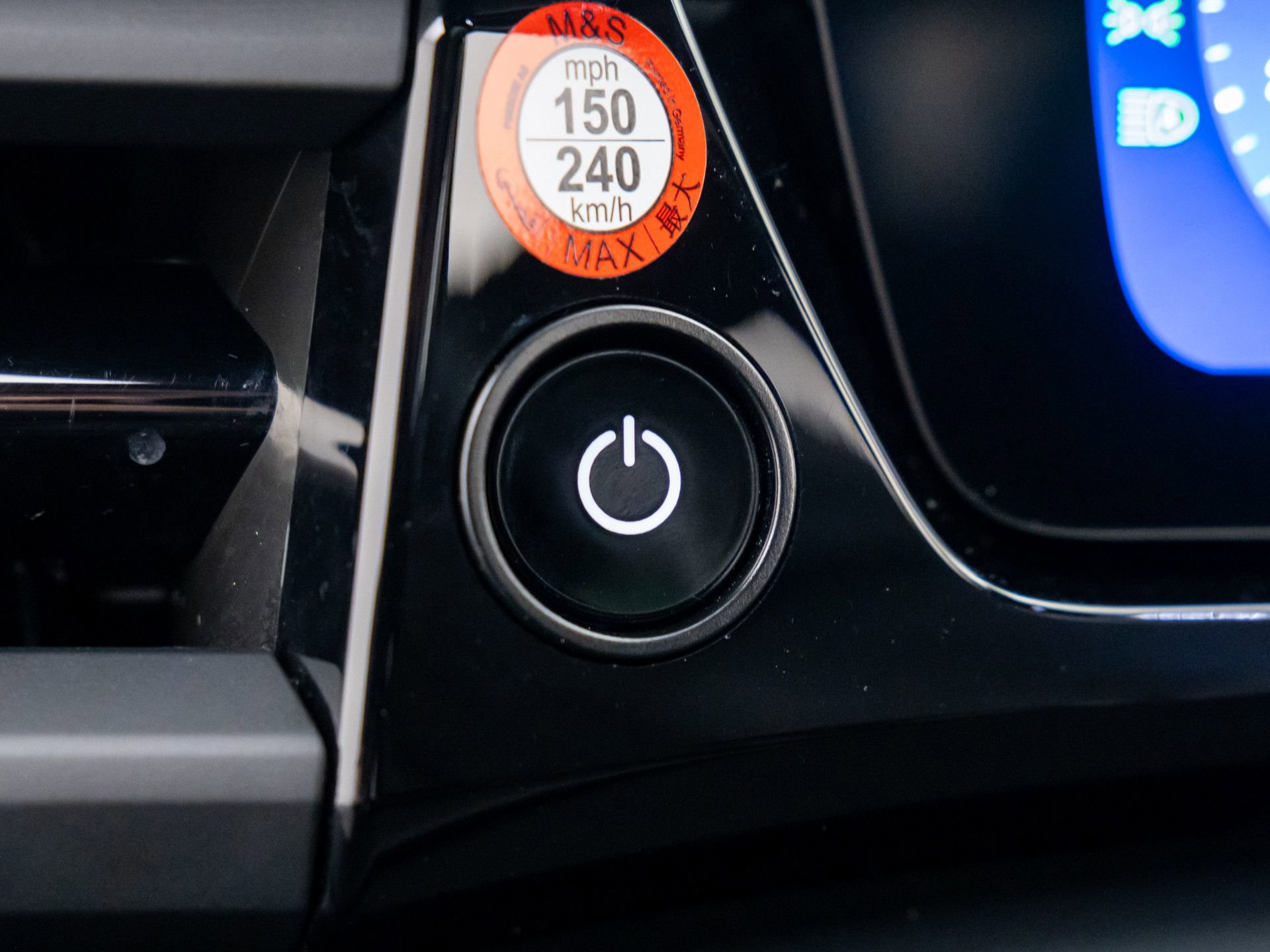 Certified 2025 Porsche Macan 4 Electric image 21