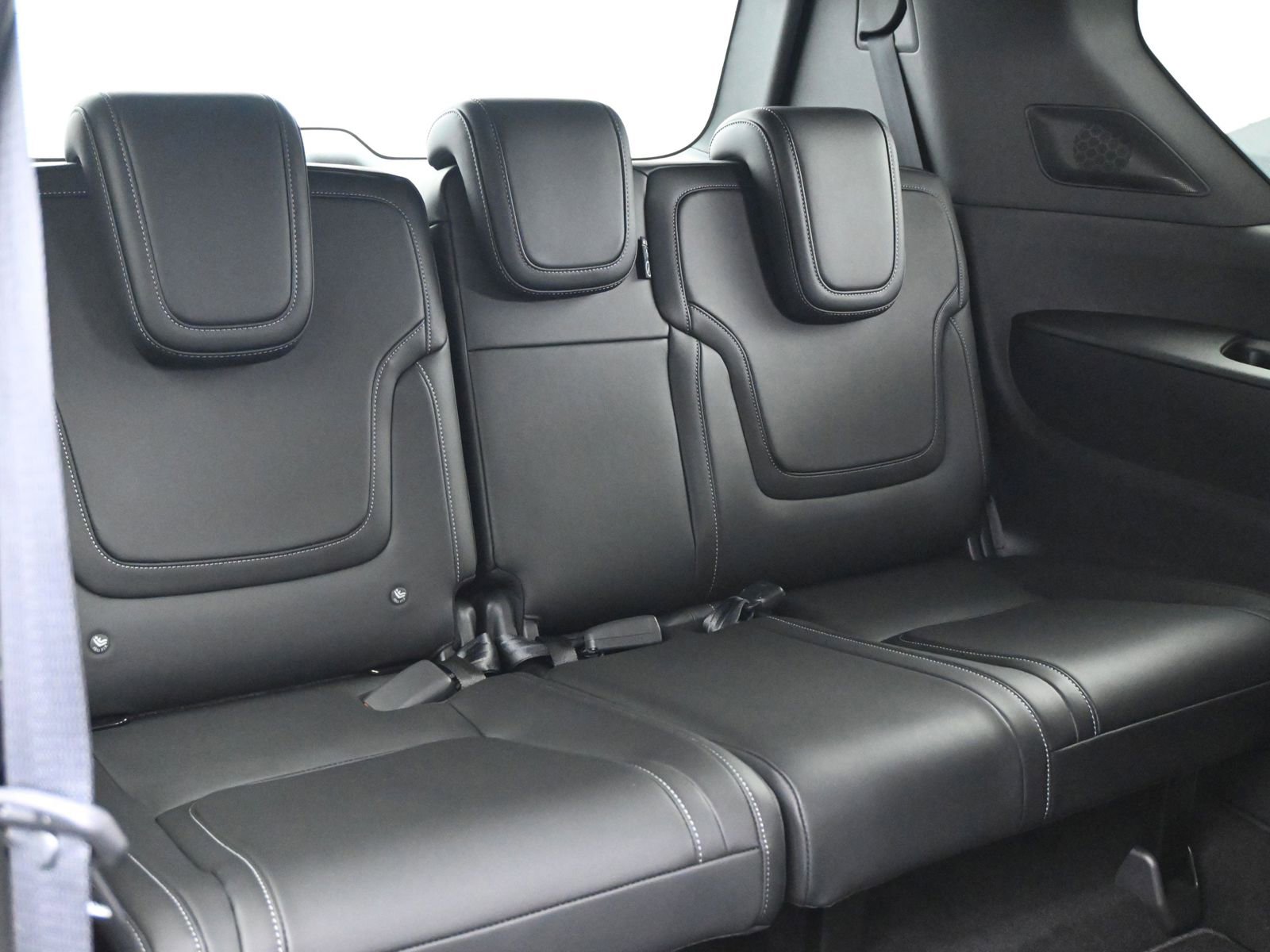 New 2026 Nissan Armada PRO-4X w/ Captain's Chari Seat Package AWD/4WD image 14