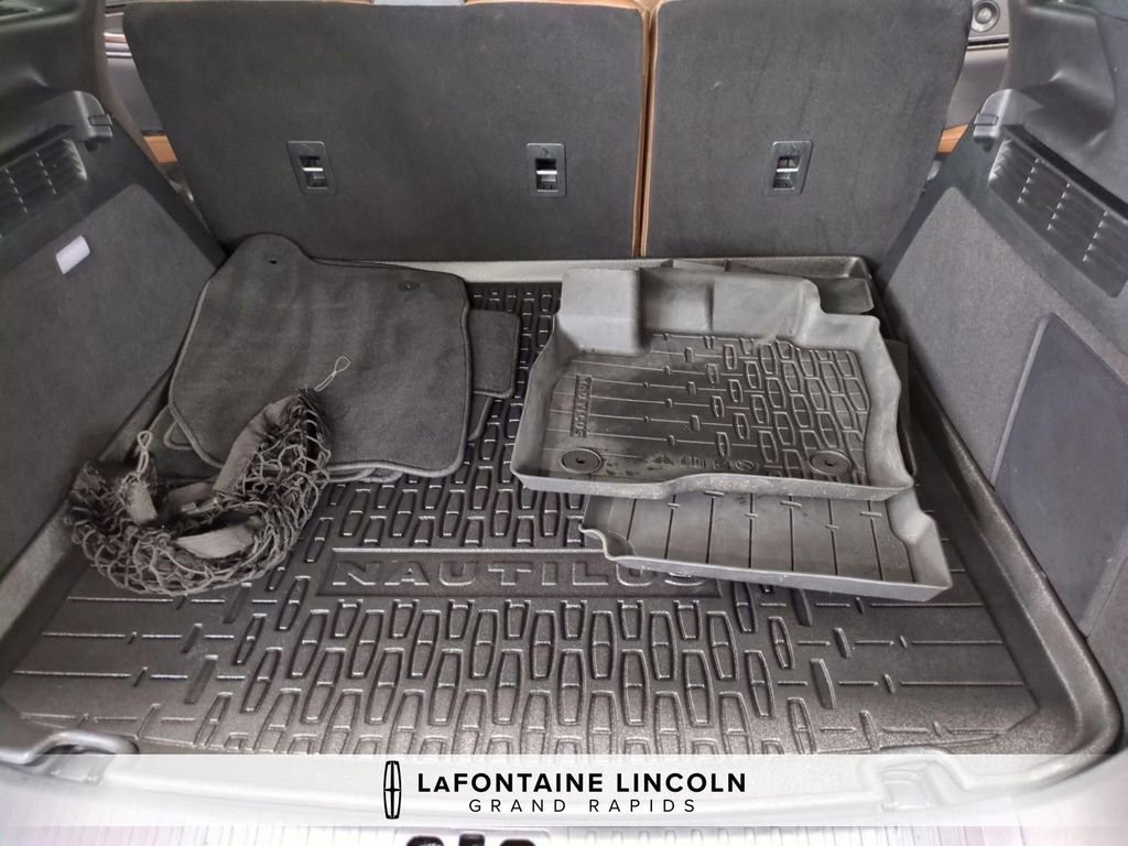 Certified 2022 Lincoln Nautilus Reserve w/ Equipment Group 201A image 30