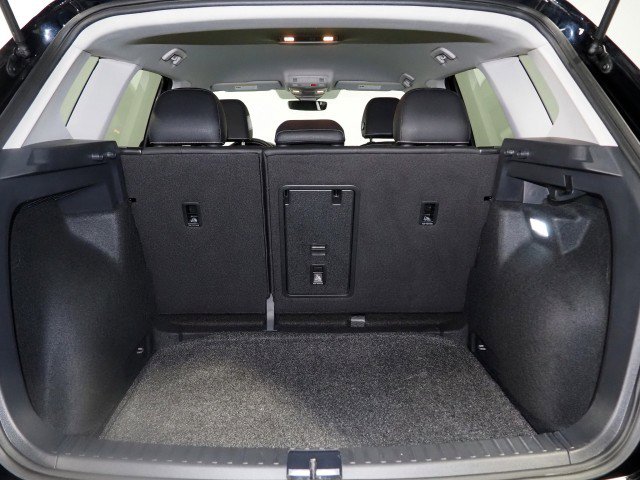 Used 2024 Volkswagen Taos SE image 35