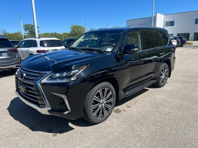 Used 2020 Lexus LX 570 4WD w/ Luxury Package image 2