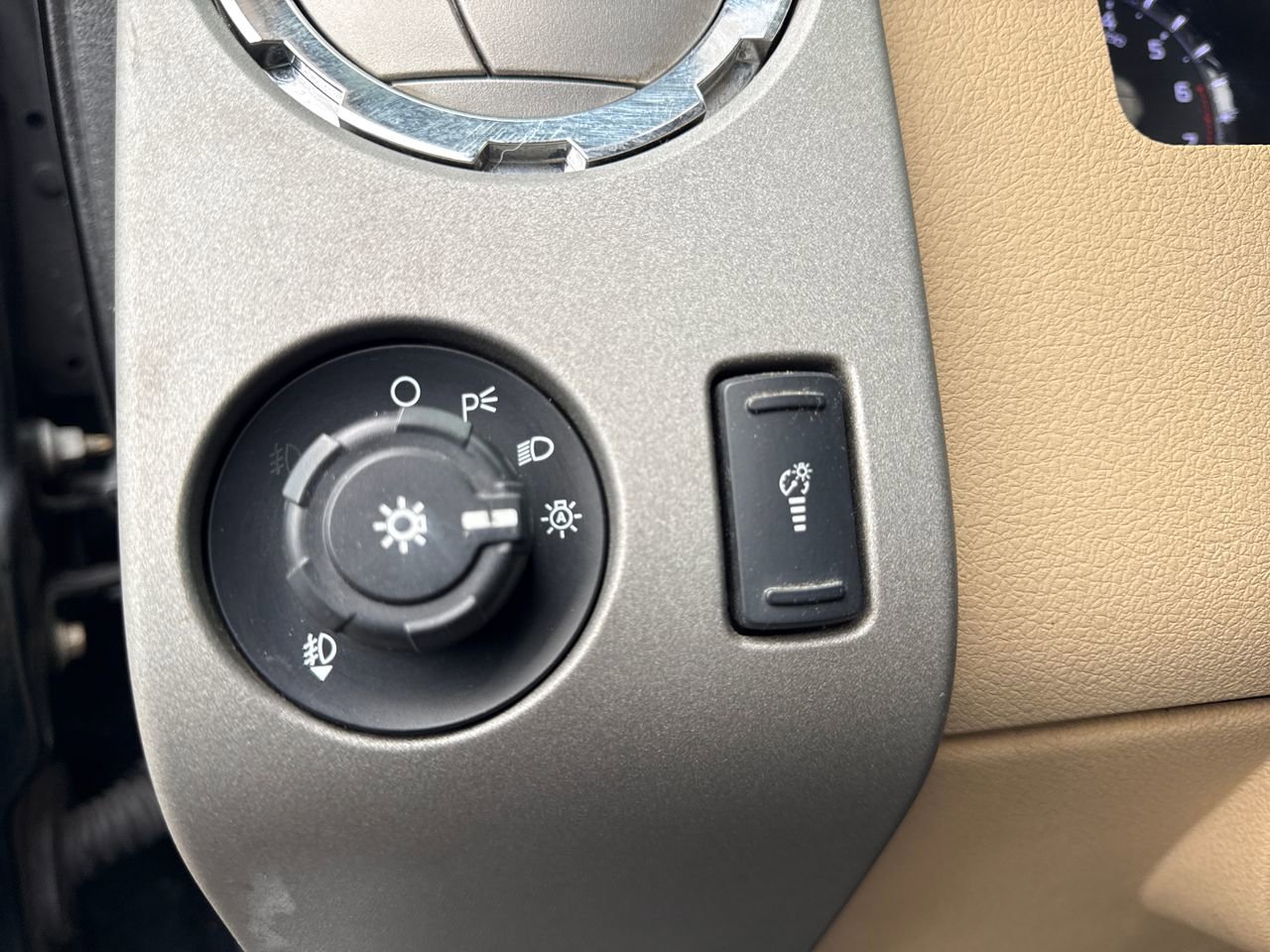 Used 2014 Ford F250 Lariat image 17