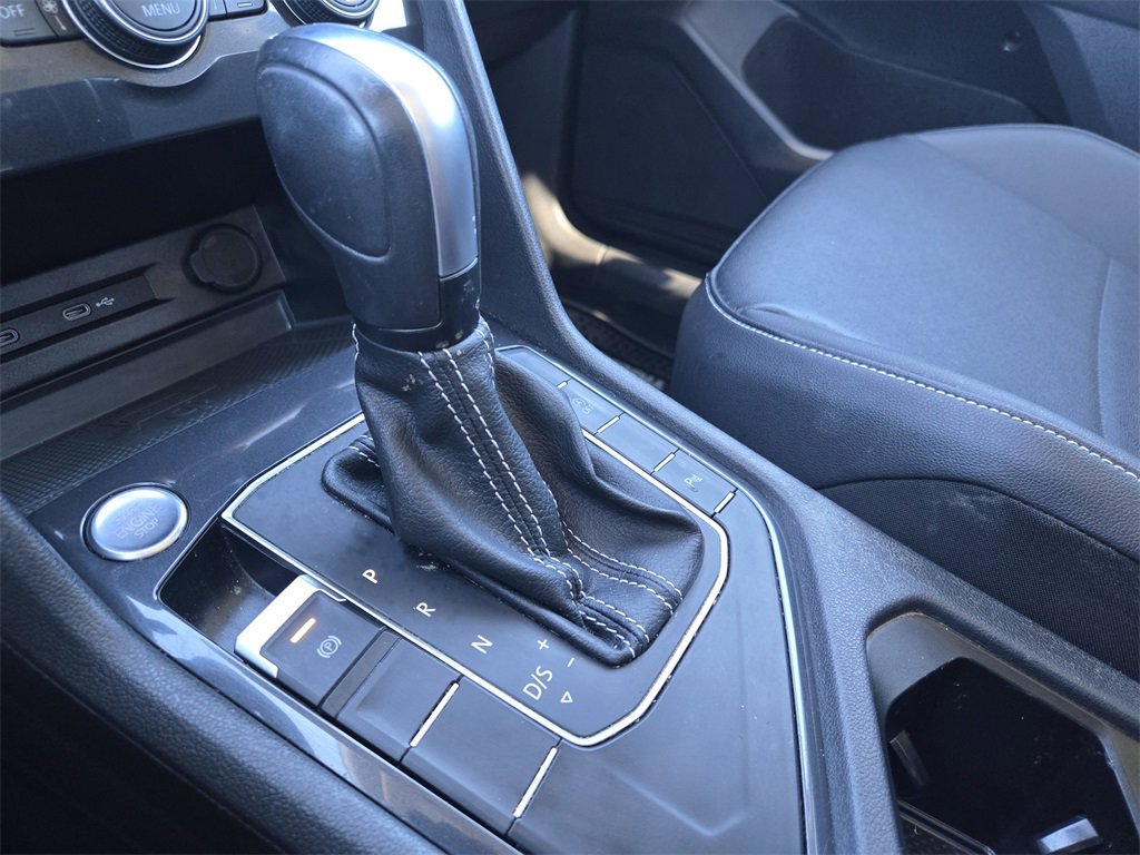 Used 2021 Volkswagen Tiguan SEL w/ 3-Row Tiguan MDO Package image 21