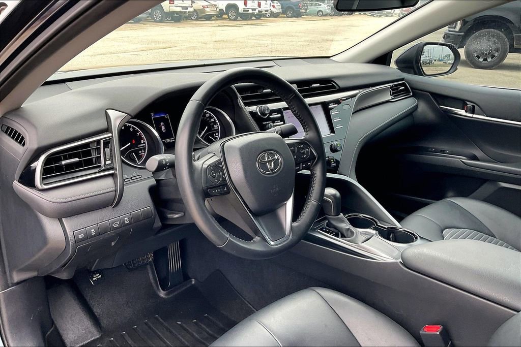 Used 2020 Toyota Camry SE FWD image 14
