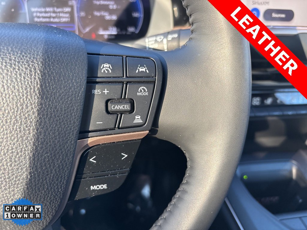 Used 2023 Toyota Crown Limited image 15