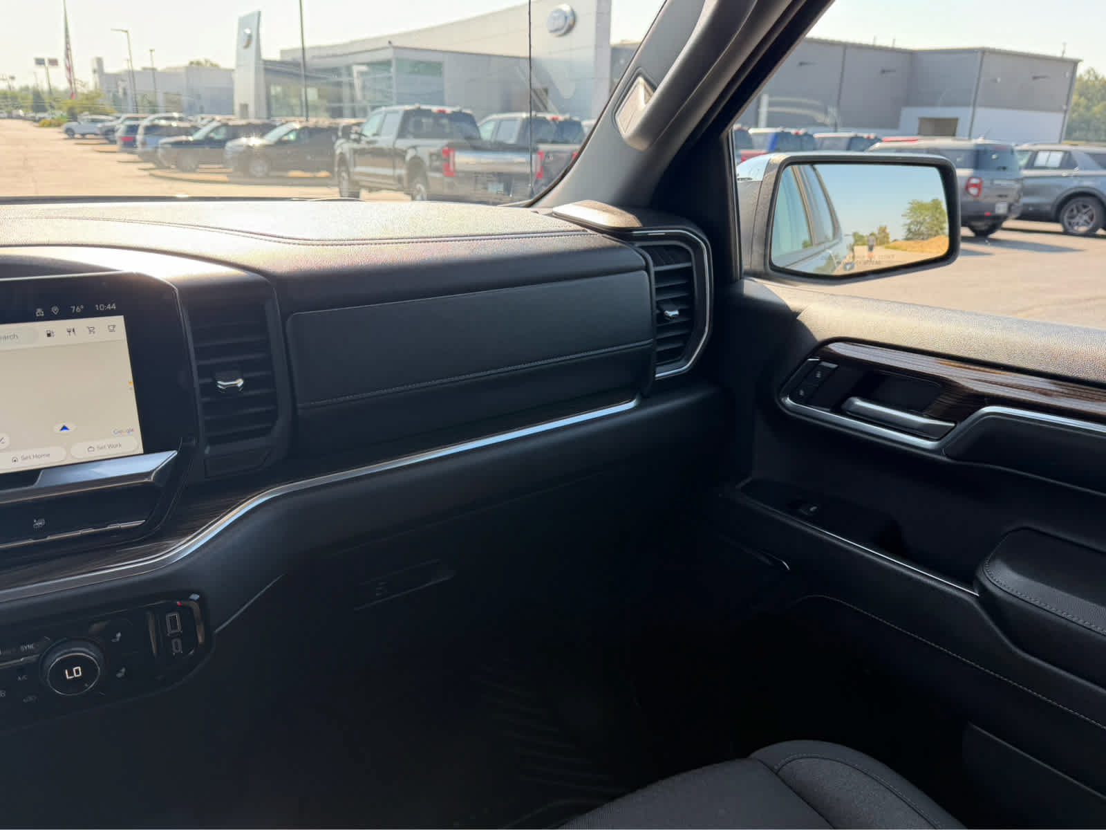 Used 2024 Chevrolet Silverado 1500 LT AWD/4WD image 17