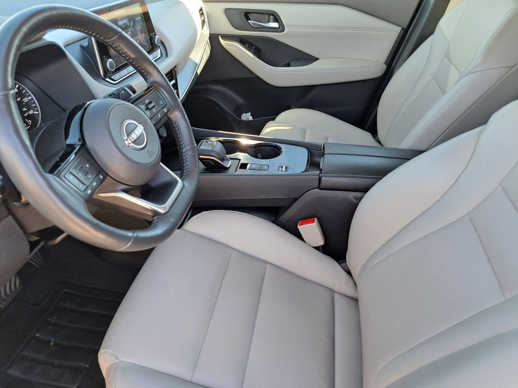 Used 2023 Nissan Rogue SV w/ SV Premium Package image 17