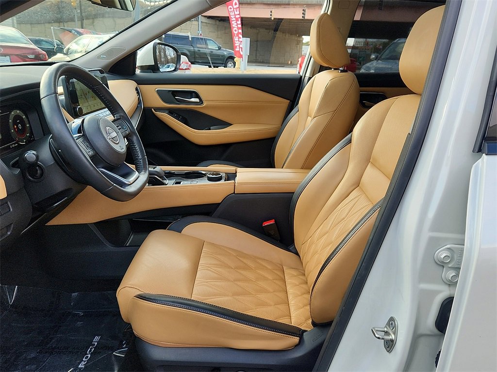 Certified 2022 Nissan Rogue Platinum w/ Head-Up Display Package image 14