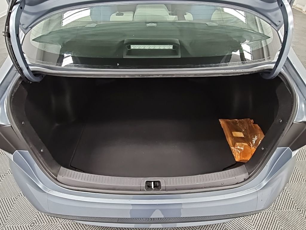 Used 2020 Toyota Corolla LE image 29