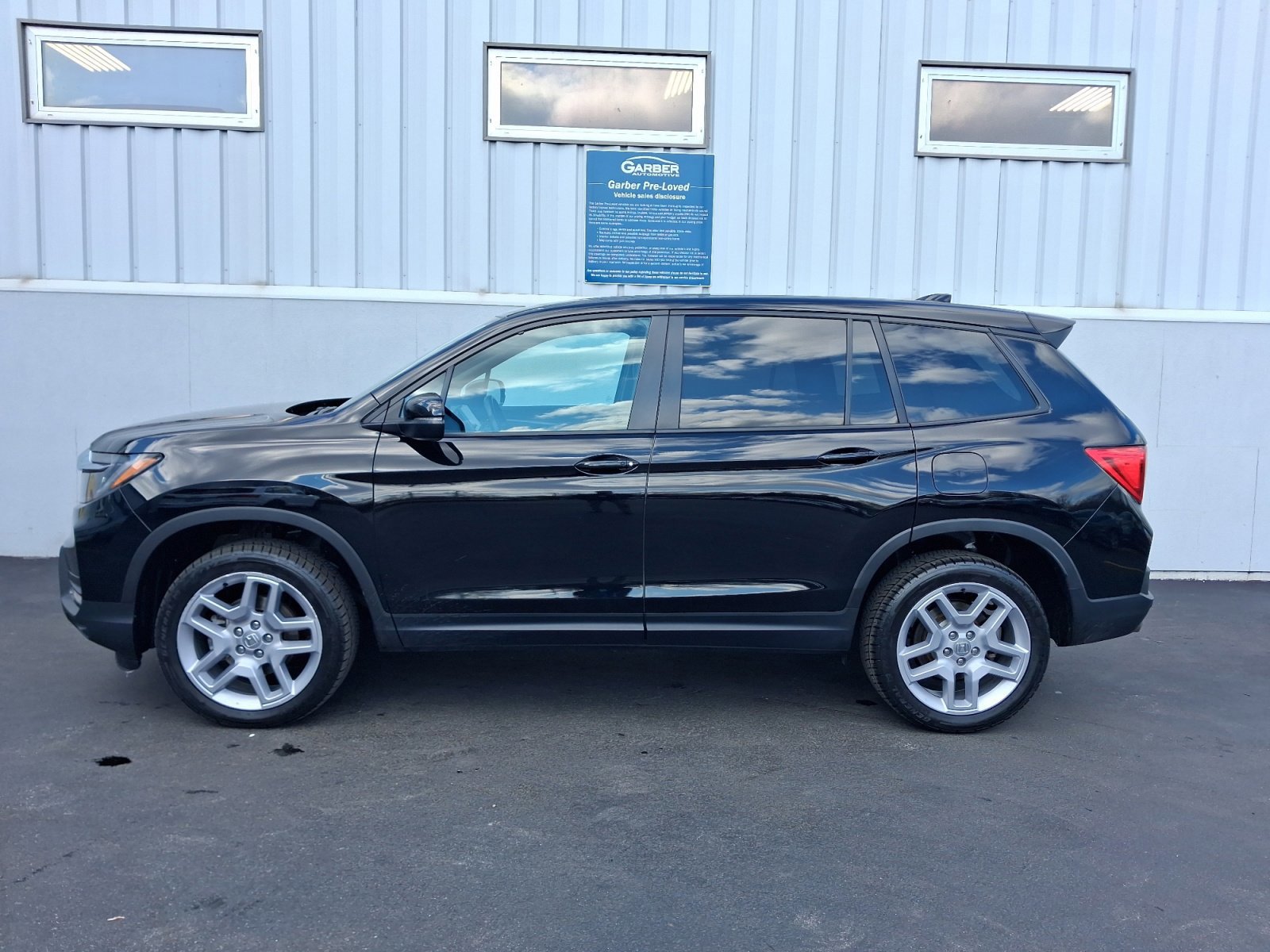 Used 2024 Honda Passport EX-L image 2