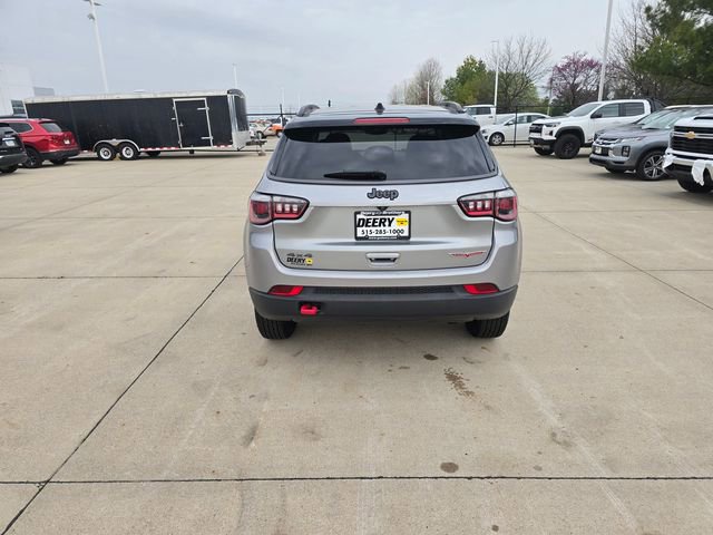 Used 2020 Jeep Compass Trailhawk AWD/4WD image 12