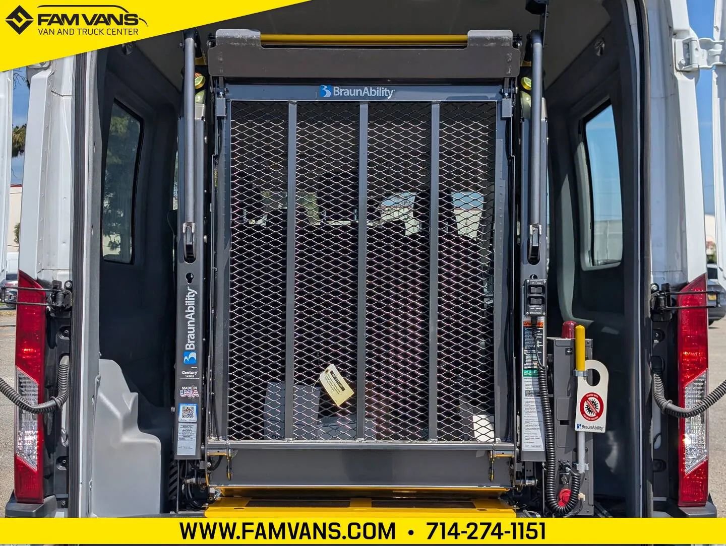 Used 2023 Ford E-Transit Medium Roof RWD image 14