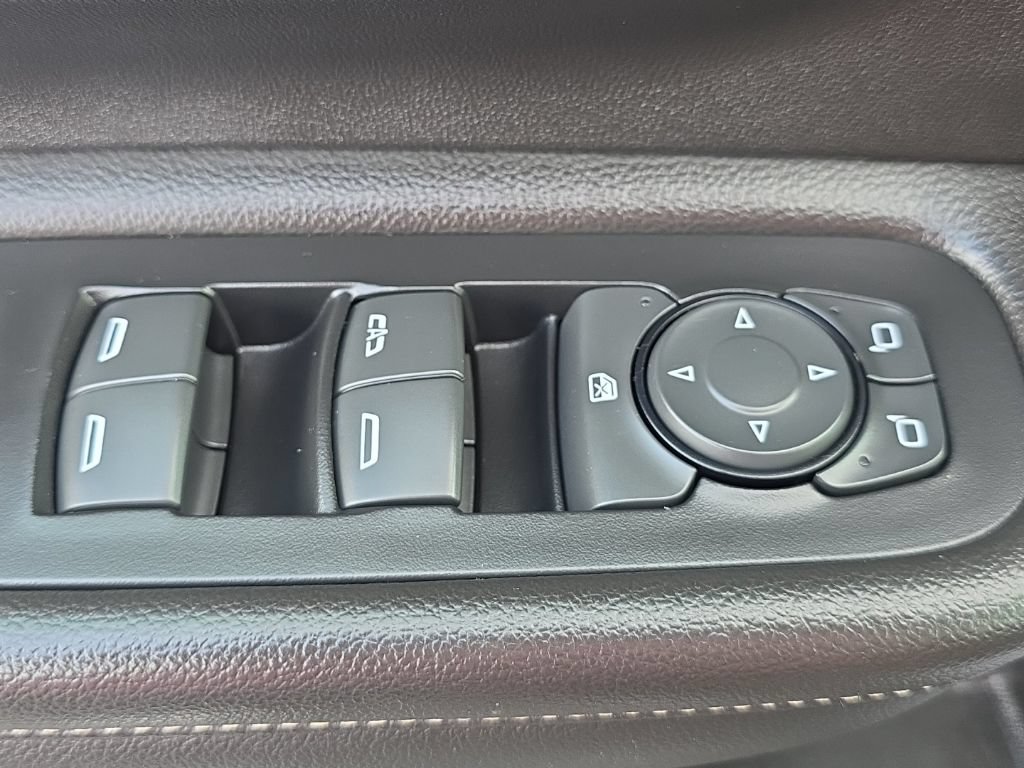 Used 2023 GMC Terrain Denali AWD/4WD image 25
