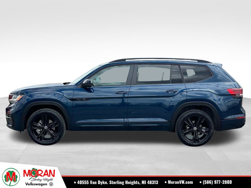 Used 2023 Volkswagen Atlas SEL R-Line AWD/4WD image 2