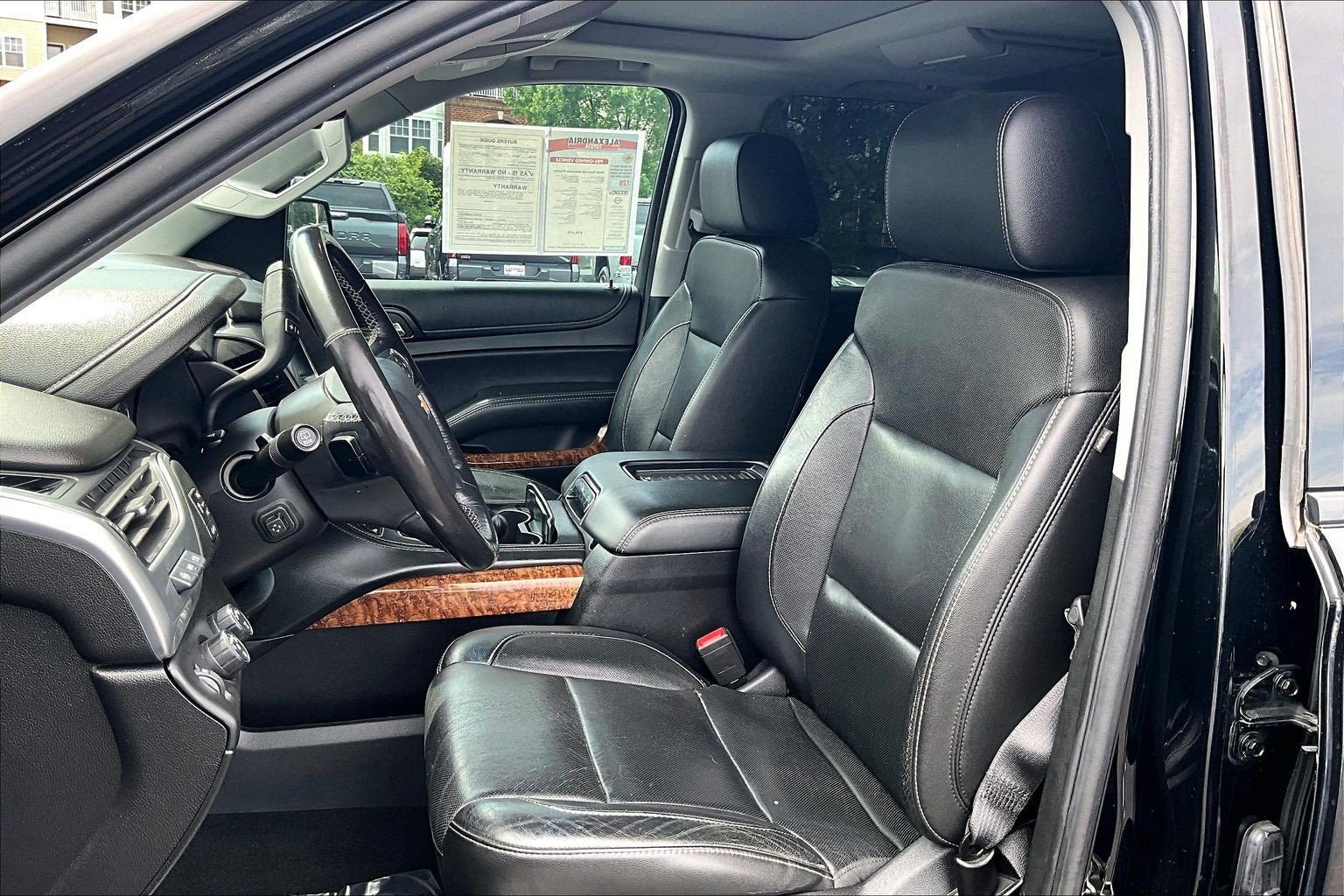 Used 2018 Chevrolet Suburban Premier AWD/4WD image 24