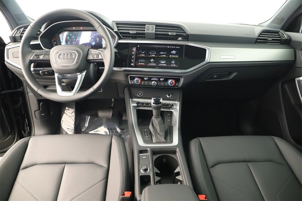New 2025 Audi Q3 2.0T Premium image 18