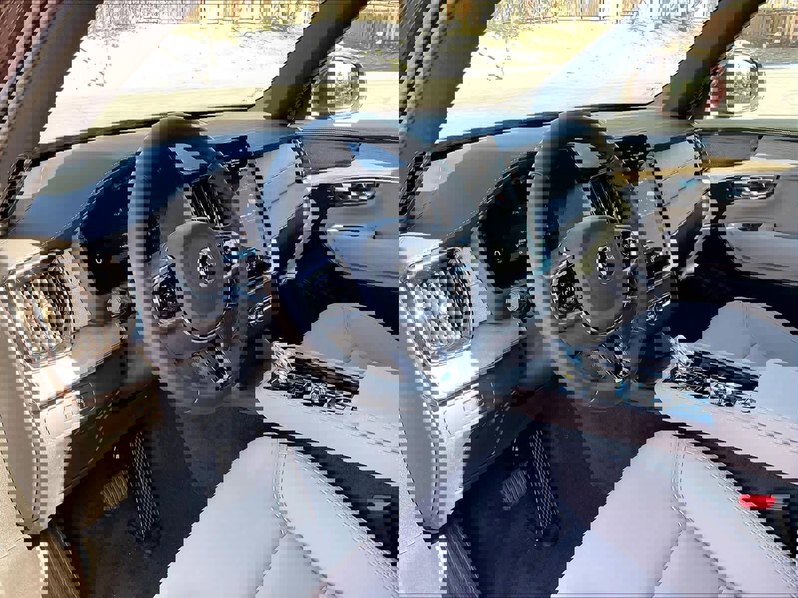 New 2026 Volvo XC90 T8 Plus w/ Protection Package Premier image 8