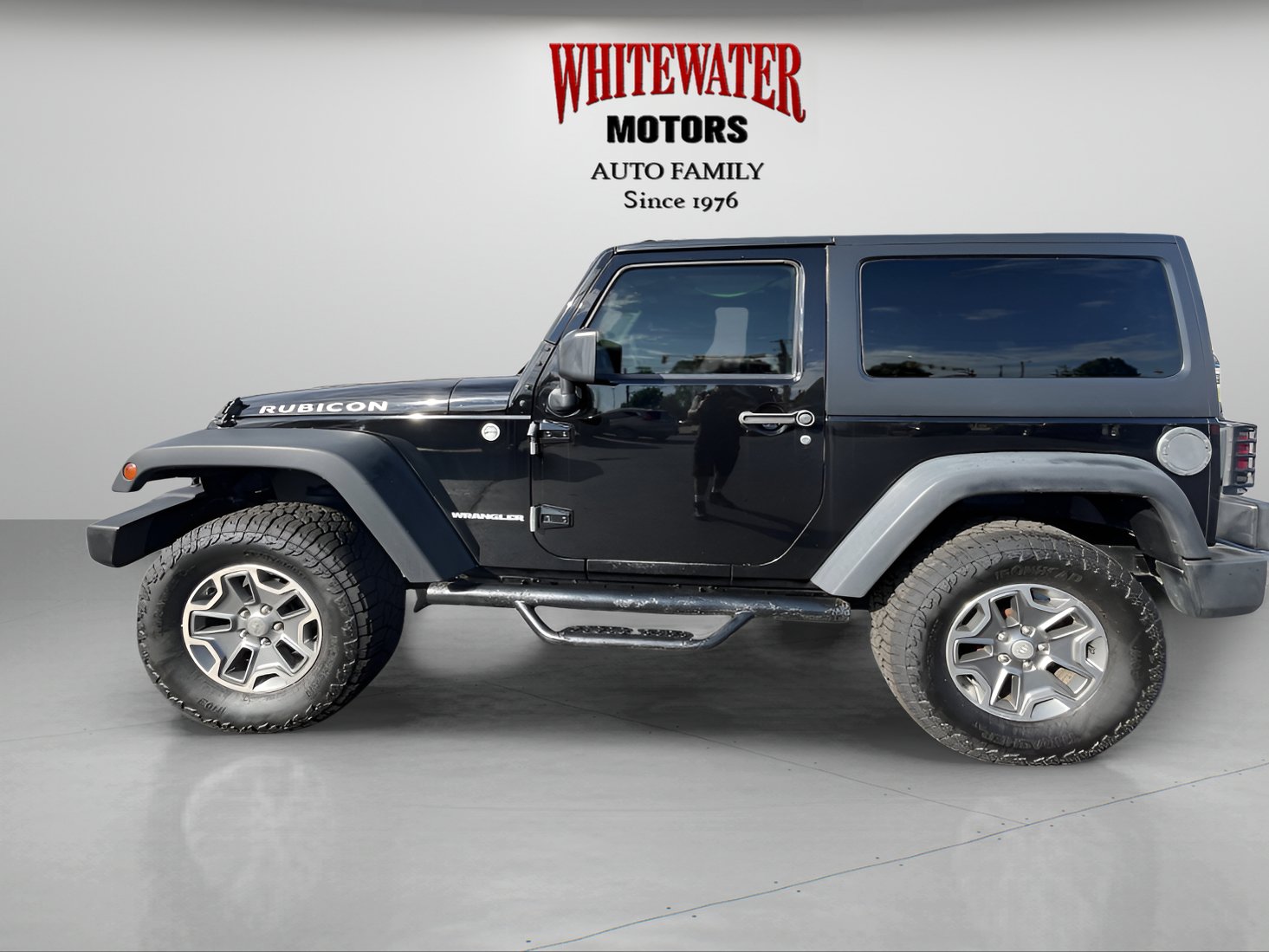 Used 2016 Jeep Wrangler Rubicon w/ Power Convenience Group AWD/4WD image 3