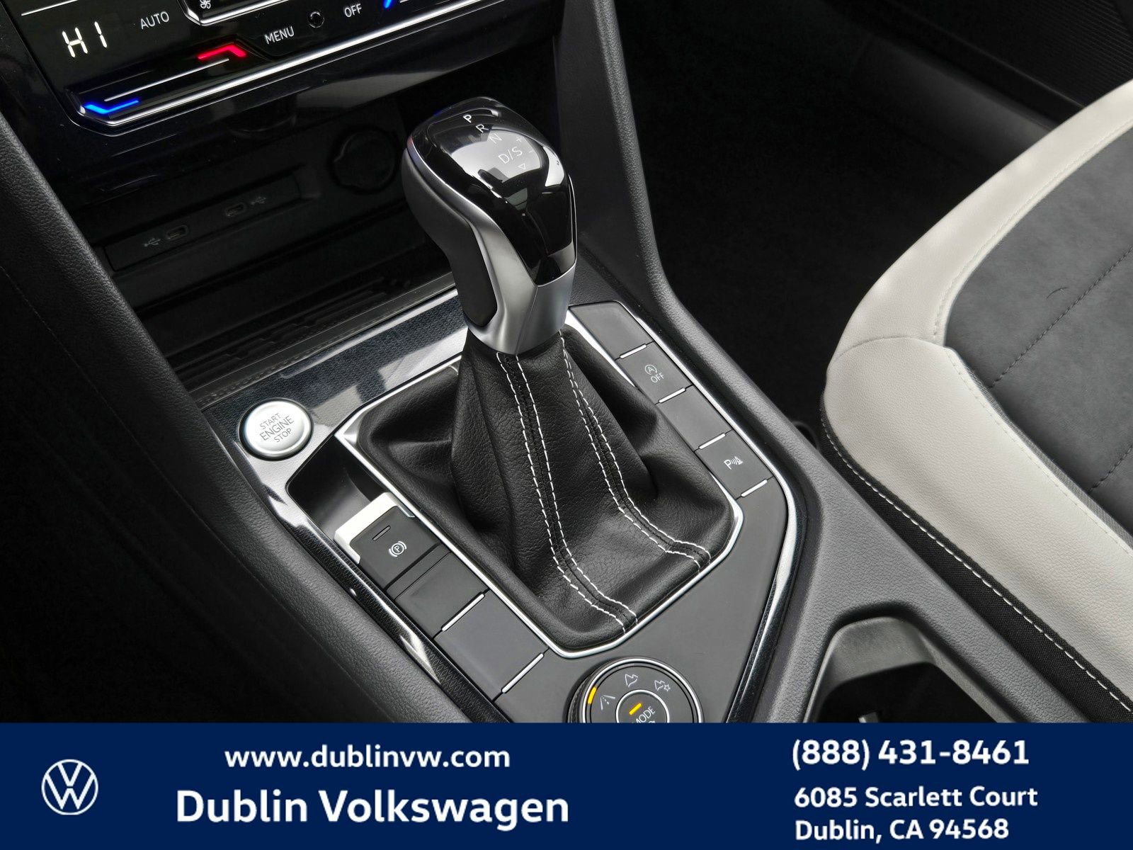 New 2025 Volkswagen Taos SE image 15