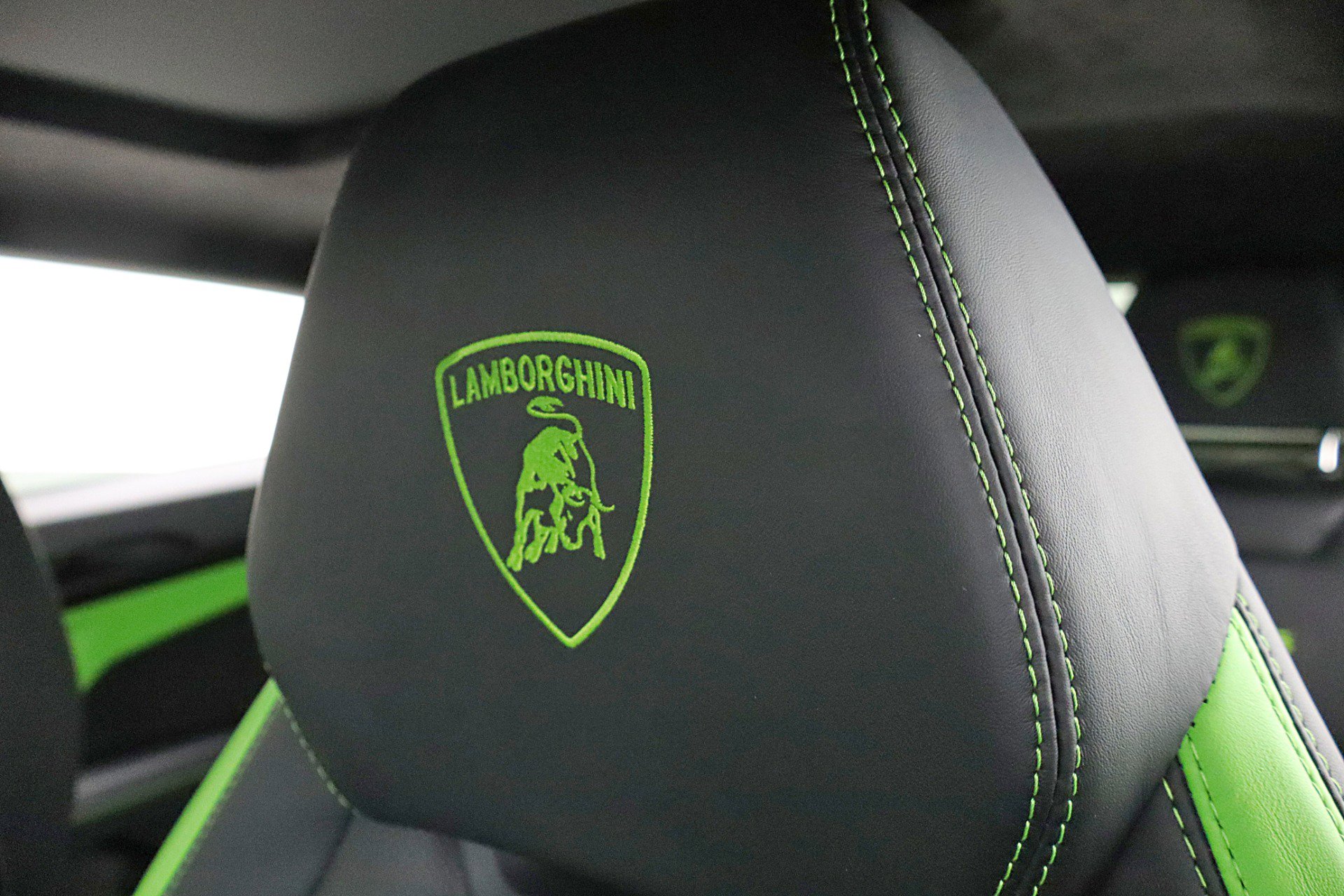 Used 2024 Lamborghini Urus S image 38