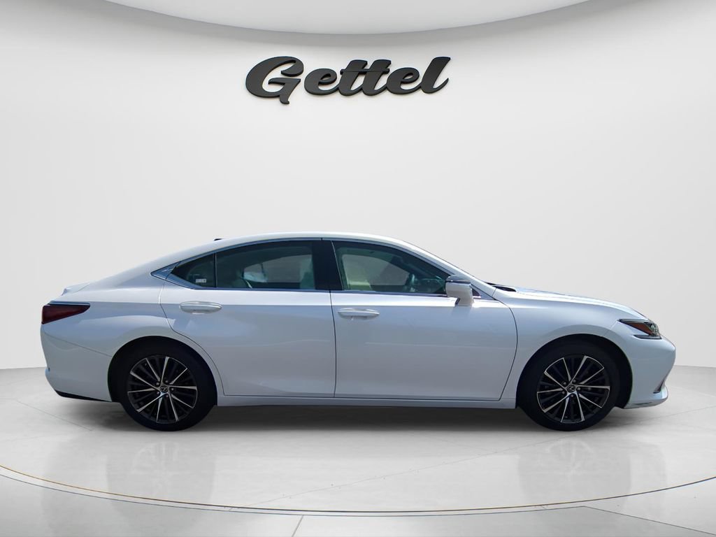 Used 2022 Lexus ES 350 w/ Premium Package FWD image 4