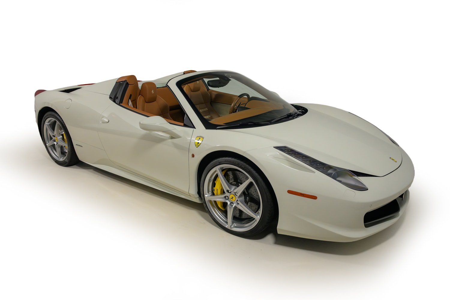 Used 2015 Ferrari 458 Spider RWD image 18