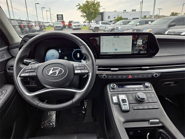 Used 2024 Hyundai Palisade Limited image 13
