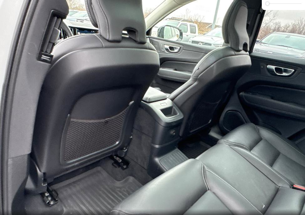 Used 2025 Volvo XC60 T8 Ultra w/ Protection Package Premier image 5