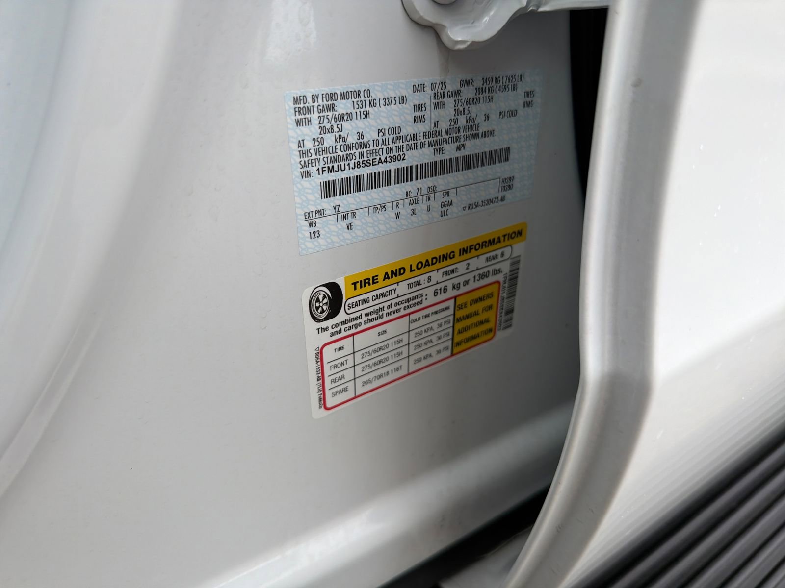 Used 2025 Ford Expedition Active AWD/4WD image 32
