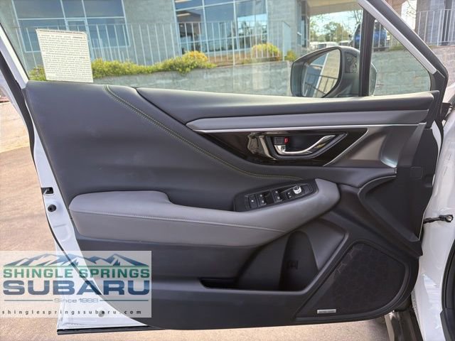 Certified 2025 Subaru Outback Onyx Edition AWD/4WD image 33